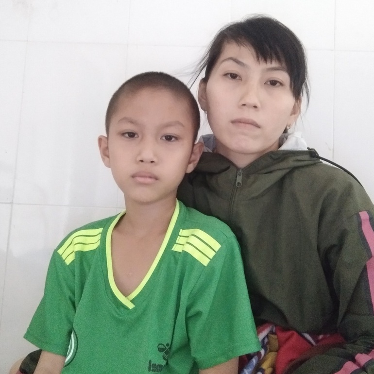 Ký ức hãi hùng của người mẹ nghèo và lời cầu xin cứu con trai u não - 5 Ký ức hãi hùng của người mẹ nghèo và lời cầu xin cứu con trai u não - 5