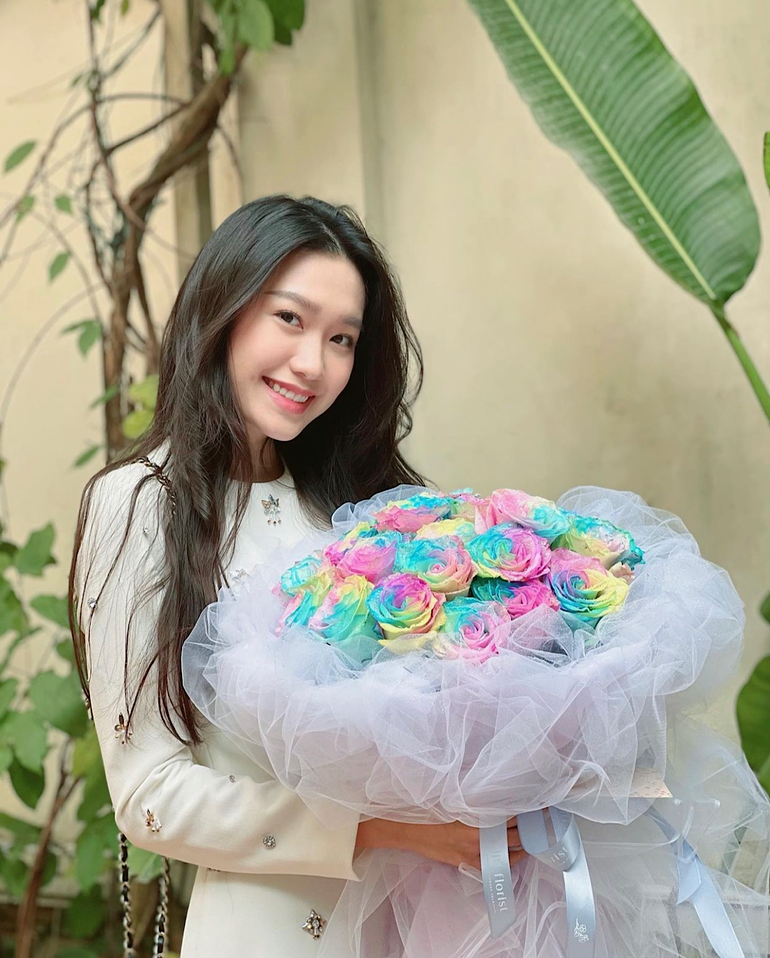 Doãn Hải My: Top 10 Hoa hậu Việt Nam, giỏi kinh doanh, biết hai thứ tiếng - 4 Doãn Hải My: Top 10 Hoa hậu Việt Nam, giỏi kinh doanh, biết hai thứ tiếng - 4