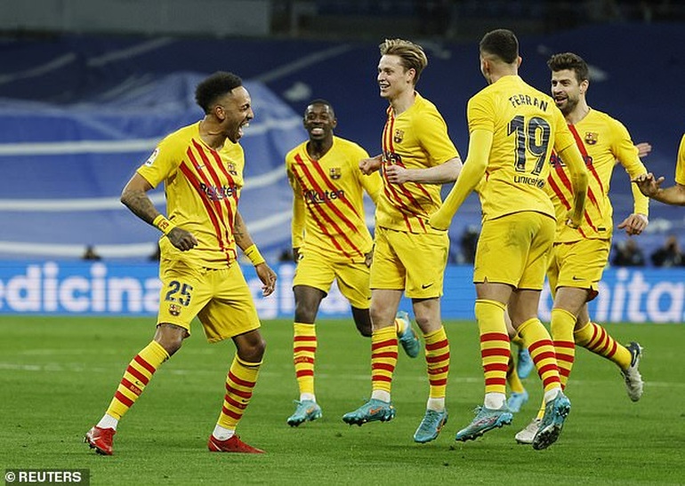 Barcelona thắng đậm Real Madrid 4-0 tại Bernabeu - 9 Barcelona thắng đậm Real Madrid 4-0 tại Bernabeu - 9