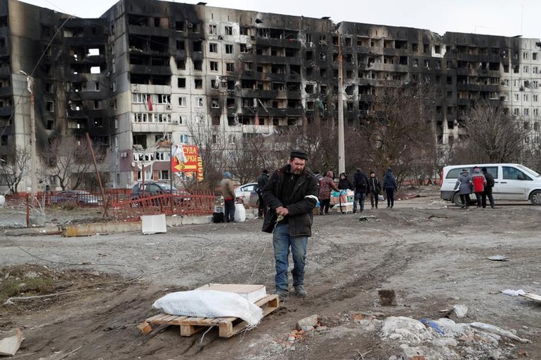 Mariupol was heavily attacked by air strikes, the President of Ukraine said to fight to the end - 2