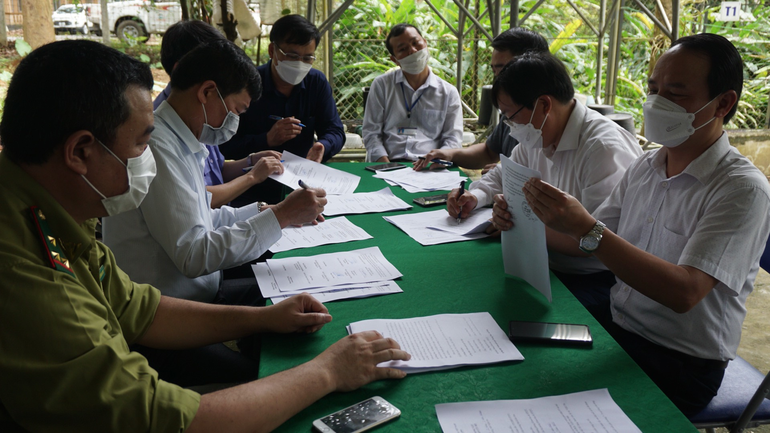 7 cá thể hổ Đông Dương được chuyển về Quảng Bình như thế nào? - 5 7 cá thể hổ Đông Dương được chuyển về Quảng Bình như thế nào? - 5