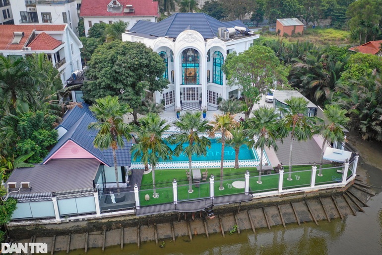Nhiều địa phương có tình trạng san lấp, kè bờ, lấn sông - 1 Nhiều địa phương có tình trạng san lấp, kè bờ, lấn sông - 1
