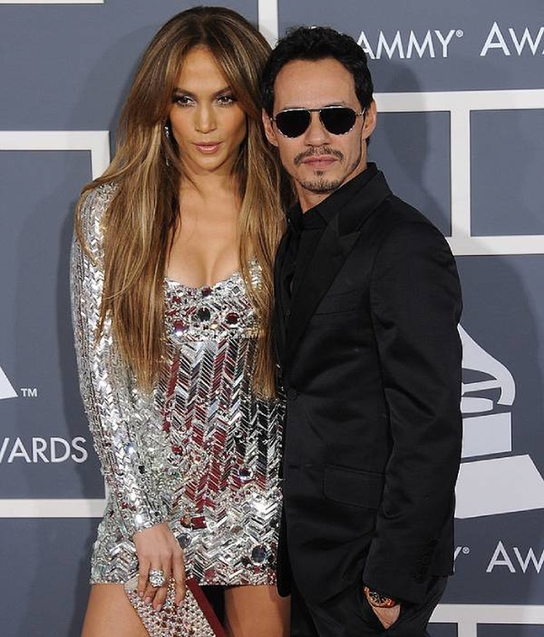 The hot beauty of the 31-year-old runner-up is dating Marc Anthony - 2