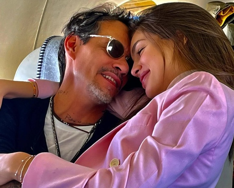 The hot beauty of the 31-year-old runner-up is dating Marc Anthony - 3