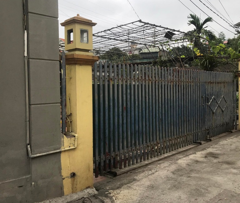 Vụ tạt a xít 7 người bị thương: Nhiều người khác suýt thành nạn nhân - 2 Vụ tạt a xít 7 người bị thương: Nhiều người khác suýt thành nạn nhân - 2