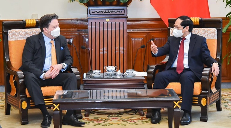 Bộ trưởng Ngoại giao Việt Nam trao đổi với Đại sứ Mỹ về xung đột Ukraine - 2