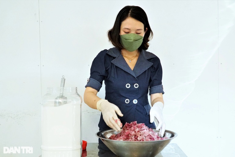 Biến thứ củ lột cay mắt thành mứt hạng sang, cô gái 8x thu lãi cao - 4 Biến thứ củ lột cay mắt thành mứt hạng sang, cô gái 8x thu lãi cao - 4