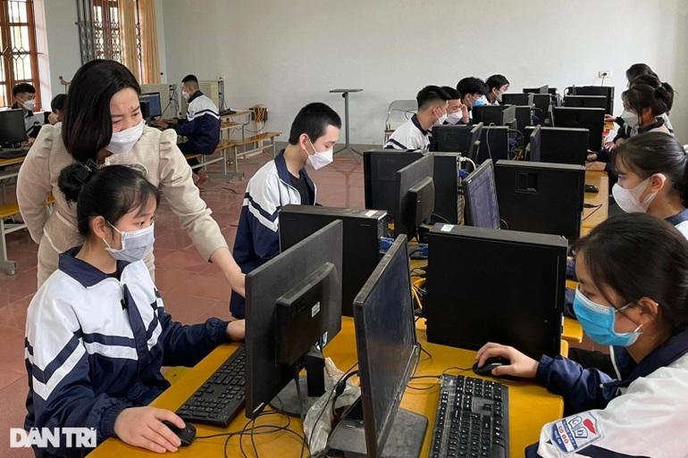 Nữ sinh trường làng đạt giải Nhất tỉnh cuộc thi Tự hào Việt Nam - 1 Nữ sinh trường làng đạt giải Nhất tỉnh cuộc thi Tự hào Việt Nam - 1