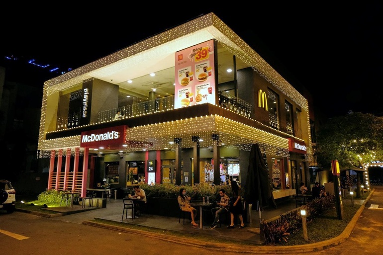 McDonalds khai trương cửa hàng đầu tiên tại Nha Trang - 4