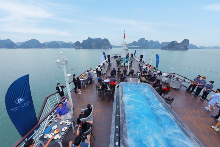Biệt thự clubhouse Sailing Club Residences Ha Long Bay thu hút giới đầu tư - 2 Biệt thự clubhouse Sailing Club Residences Ha Long Bay thu hút giới đầu tư - 2