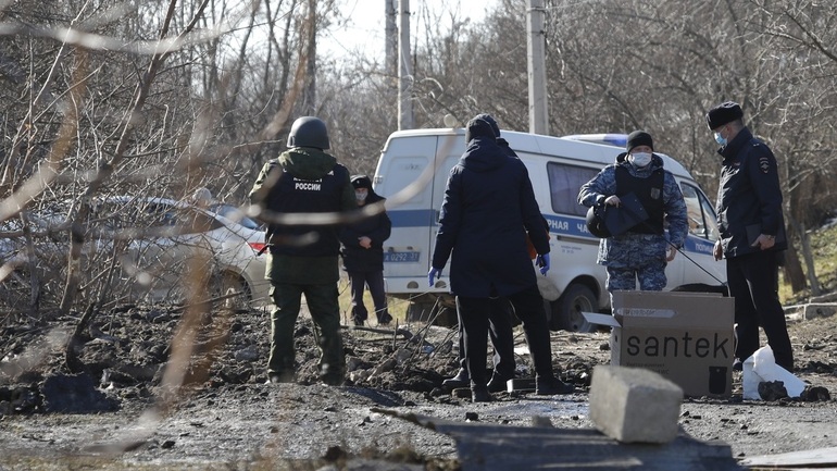 Shells flying from Ukraine explode over Russian territory - 1