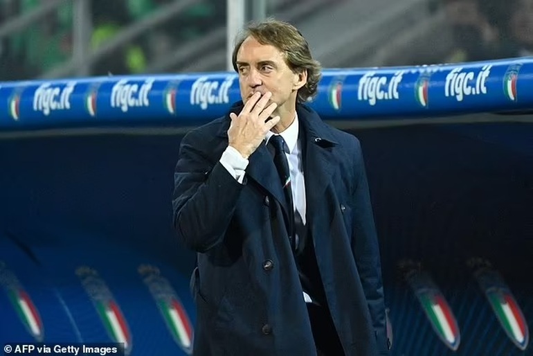 HLV Mancini sẵn sàng nghỉ việc sau khi Italia không giành vé dự World Cup - 2 HLV Mancini sẵn sàng nghỉ việc sau khi Italia không giành vé dự World Cup - 2