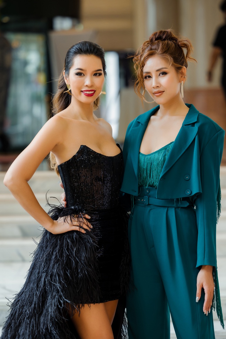 Nguyen Thi Loan meets the judges of Miss Universe Vietnam - 4