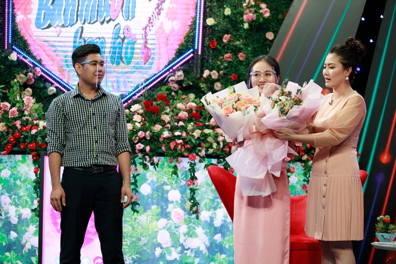Chàng trai sợ ma, đem tặng hoa héo mà vẫn cua được bạn gái - 3 Chàng trai sợ ma, đem tặng hoa héo mà vẫn cua được bạn gái - 3