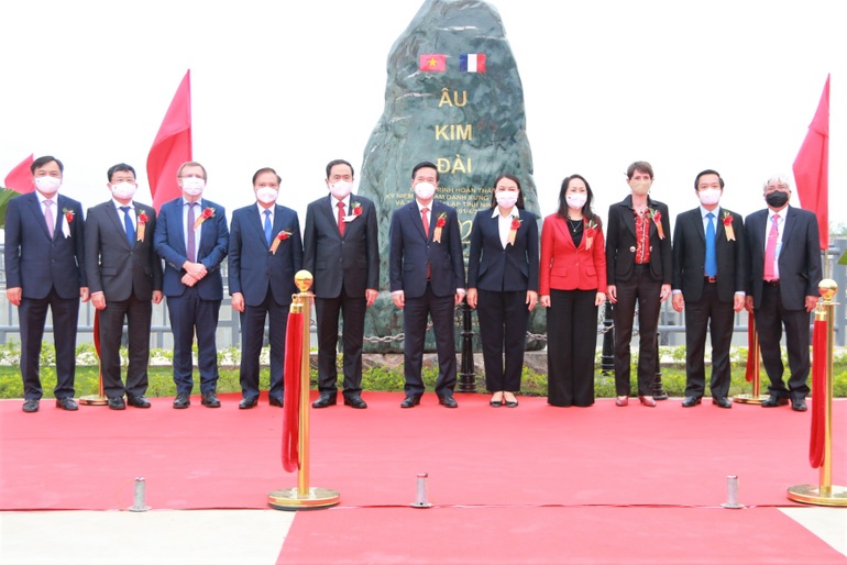 Thường trực Ban Bí thư cắt băng khánh thành âu Kim Đài hơn 22 triệu Euro - 3 Thường trực Ban Bí thư cắt băng khánh thành âu Kim Đài hơn 22 triệu Euro - 3