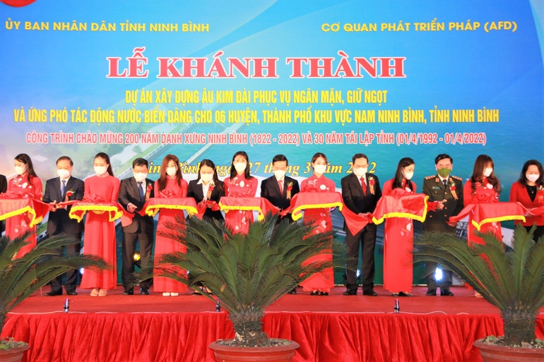 Thường trực Ban Bí thư cắt băng khánh thành âu Kim Đài hơn 22 triệu Euro - 4 Thường trực Ban Bí thư cắt băng khánh thành âu Kim Đài hơn 22 triệu Euro - 4