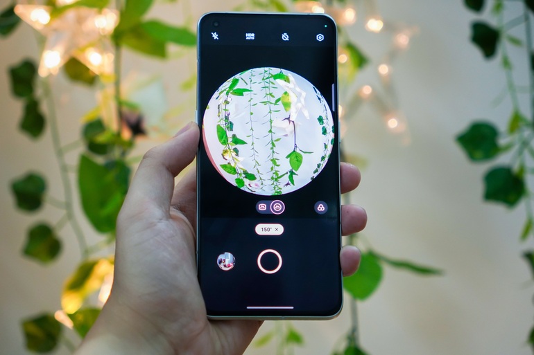 Cận cảnh smartphone đầu tiên có ống kính mắt cá - 6 Cận cảnh smartphone đầu tiên có ống kính mắt cá - 6