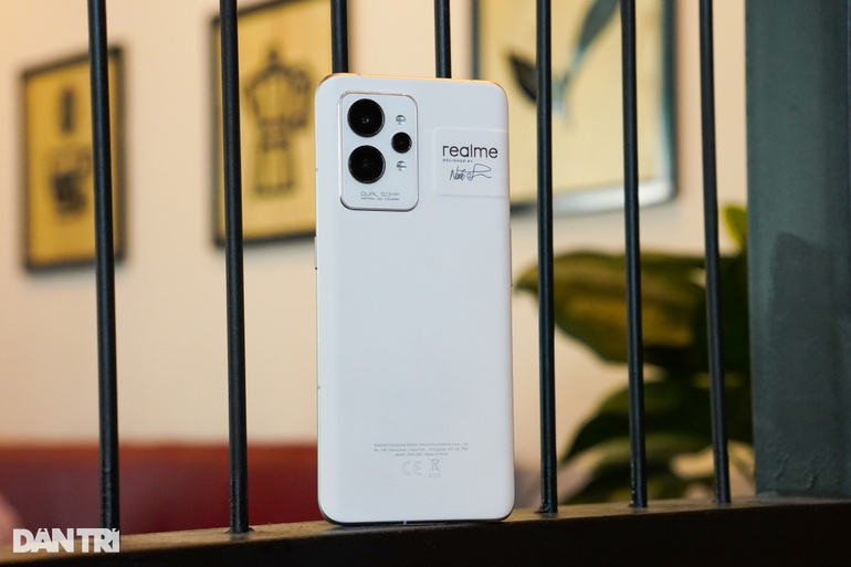 Cận cảnh smartphone đầu tiên có ống kính mắt cá - 1 Cận cảnh smartphone đầu tiên có ống kính mắt cá - 1