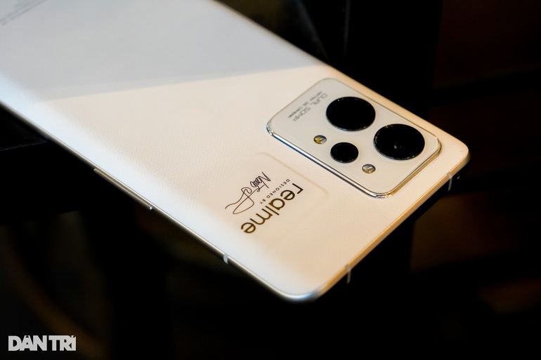 Cận cảnh smartphone đầu tiên có ống kính mắt cá - 10 Cận cảnh smartphone đầu tiên có ống kính mắt cá - 10