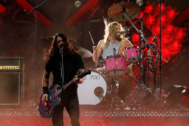 Tay trống của Foo Fighters qua đời với quả tim nặng gấp đôi người thường - 2 Tay trống của Foo Fighters qua đời với quả tim nặng gấp đôi người thường - 2