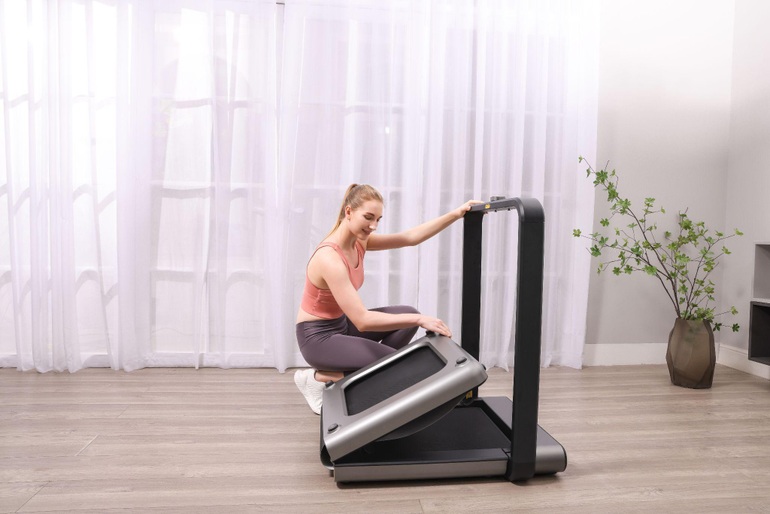 Bất ngờ với lý do máy chạy bộ KingSmith có thể gập 180 độ cháy hàng - 2 Bất ngờ với lý do máy chạy bộ KingSmith có thể gập 180 độ cháy hàng - 2