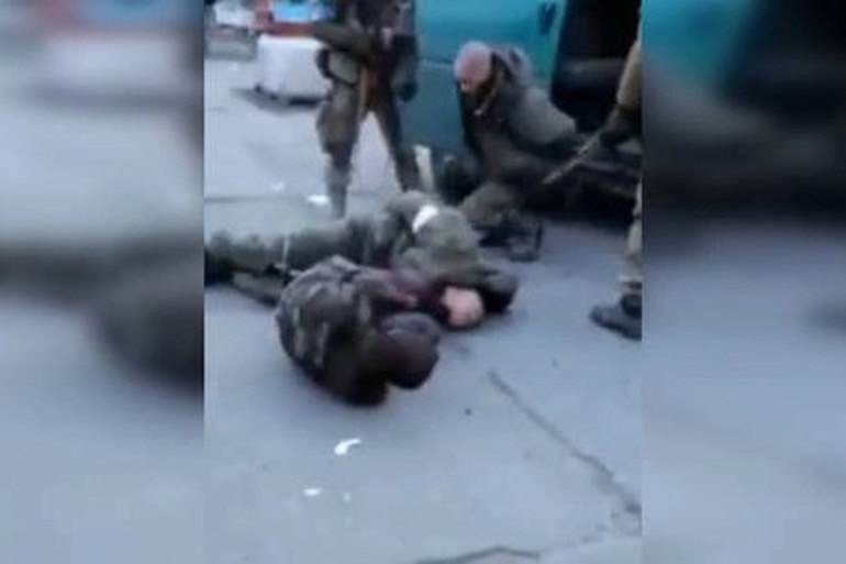 Nga tuyên bố bắt nhóm hành hạ tù binh ở Ukraine - 1