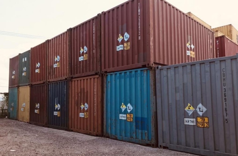 Buộc tái xuất 25 container quặng có chất phóng xạ bị cấm nhập vào Việt Nam - 1 Buộc tái xuất 25 container quặng có chất phóng xạ bị cấm nhập vào Việt Nam - 1