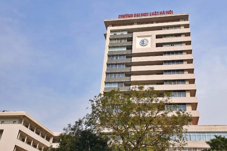 ĐH Luật Hà Nội lên tiếng về thông tin tố giác một trưởng khoa cưỡng dâm - 1 ĐH Luật Hà Nội lên tiếng về thông tin tố giác một trưởng khoa cưỡng dâm - 1