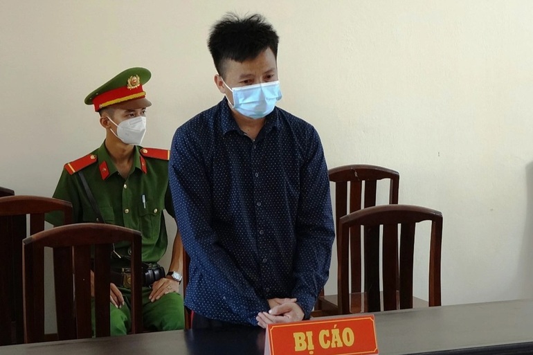 Chém anh ruột lún sọ vì tiền hỗ trợ Covid-19 - 1 Chém anh ruột lún sọ vì tiền hỗ trợ Covid-19 - 1