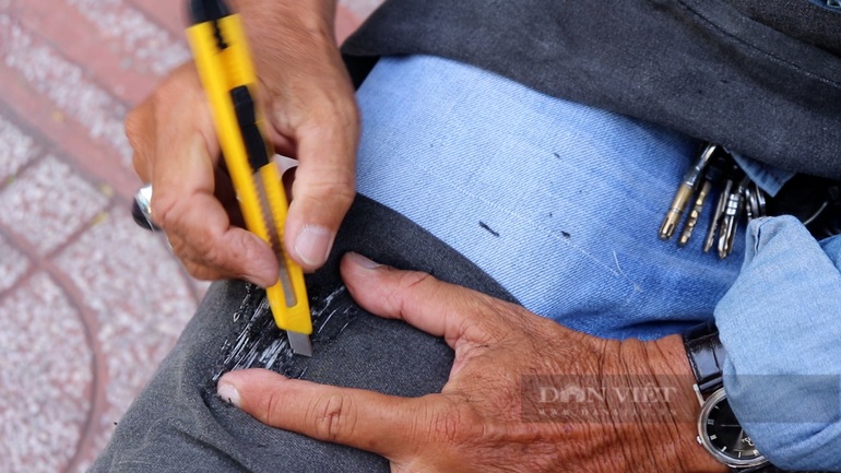 Nghe người họa sĩ kể chuyện 30 năm xé quần jeans - 1 Nghe người họa sĩ kể chuyện 30 năm xé quần jeans - 1