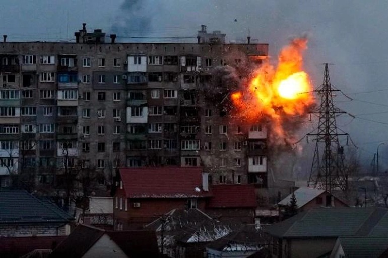 Thành phố Ukraine rơi vào tay Nga, thị trưởng kêu gọi sơ tán toàn bộ - 2