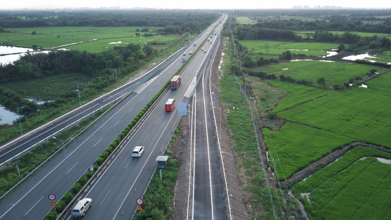 Báo cáo Thủ tướng việc thu phí tự động các tuyến cao tốc do VEC quản lý - 2 Báo cáo Thủ tướng việc thu phí tự động các tuyến cao tốc do VEC quản lý - 2