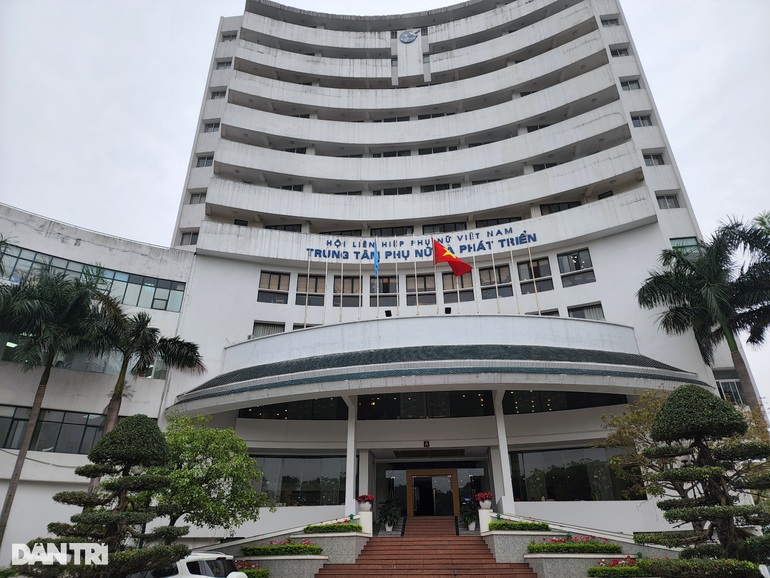 Vụ trưởng khoa ĐH bị tố cưỡng dâm: Ghi nhận từ nơi cô gái đang tạm lánh - 1 Vụ trưởng khoa ĐH bị tố cưỡng dâm: Ghi nhận từ nơi cô gái đang tạm lánh - 1