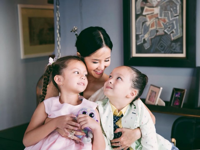 Sao Việt ly hôn chồng ngoại quốc: Người tổn thương, kẻ hối hận muộn màng - 4 Sao Việt ly hôn chồng ngoại quốc: Người tổn thương, kẻ hối hận muộn màng - 4