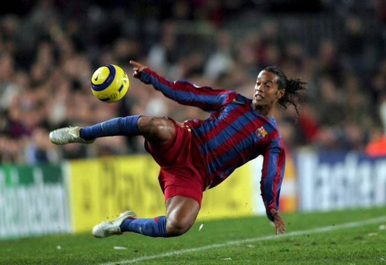 Ronaldinho thi đấu cho đội bóng Indonesia - 1