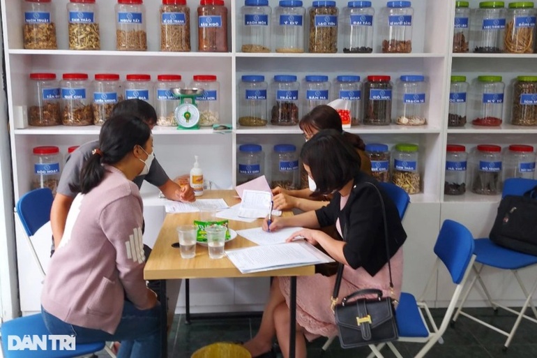 Phòng khám không phép chặt chém khách hàng - 3 Phòng khám không phép chặt chém khách hàng - 3