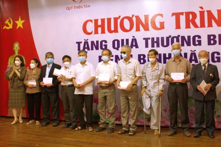 Trao 283 suất quà tặng các thương binh nặng tại Quảng Ngãi - 1 Trao 283 suất quà tặng các thương binh nặng tại Quảng Ngãi - 1