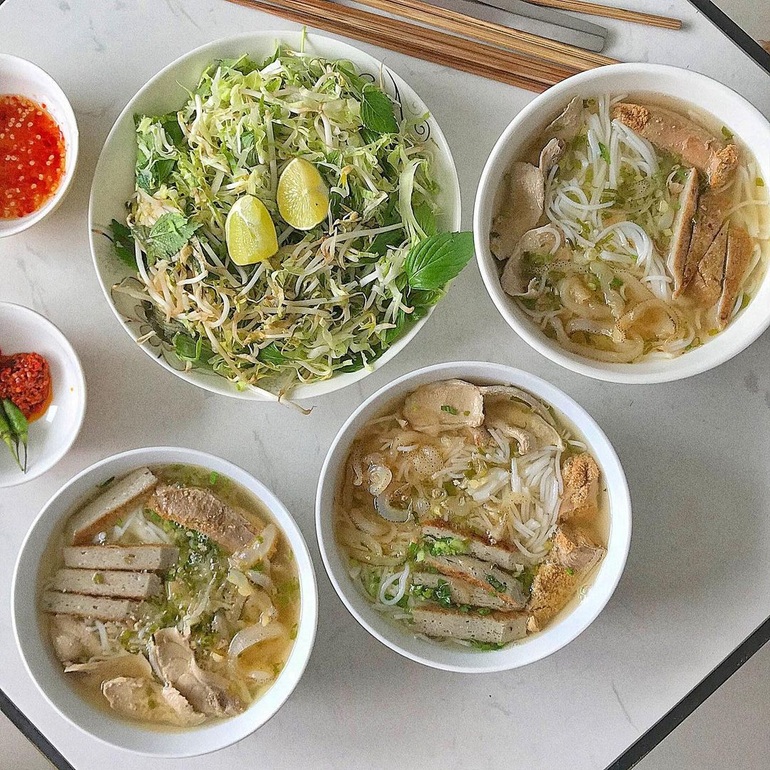 Món bún hạ hỏa ăn giòn sần sật, ngày bán vèo vài trăm bát ở Nha Trang - 4 Món bún hạ hỏa ăn giòn sần sật, ngày bán vèo vài trăm bát ở Nha Trang - 4