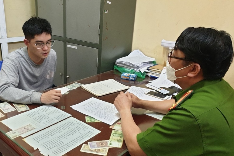 Thiếu nợ 2 tỷ đồng, nam thanh niên mang xăng đi cướp ngân hàng - 1 Thiếu nợ 2 tỷ đồng, nam thanh niên mang xăng đi cướp ngân hàng - 1