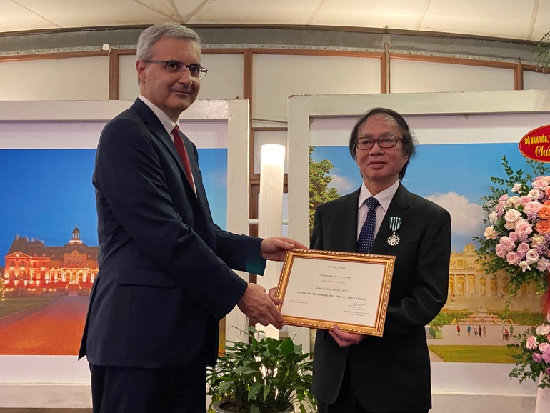 NSND Đặng Nhật Minh được Pháp trao Huân chương Hiệp sĩ Văn học Nghệ thuật - 1
