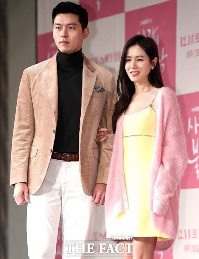 Hình ảnh đầu tiên của Hyun Bin và Son Ye Jin trong hôn lễ thế kỷ - 7 Hình ảnh đầu tiên của Hyun Bin và Son Ye Jin trong hôn lễ thế kỷ - 7