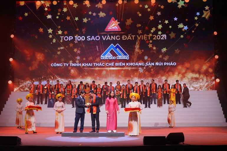 NuiPhao Mining lần thứ 3 được vinh danh thương hiệu Sao Vàng đất Việt - 4