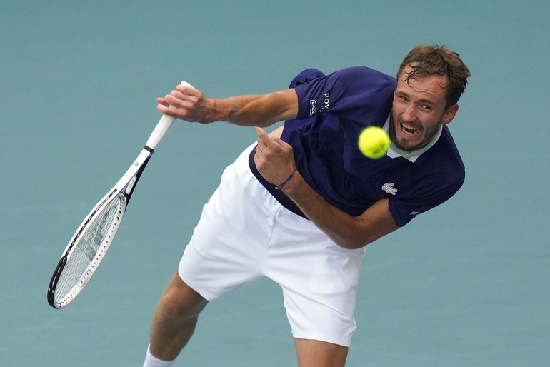 Bị loại ở tứ kết Miami Open, Medvedev lỡ hẹn ngôi số một thế giới - 1