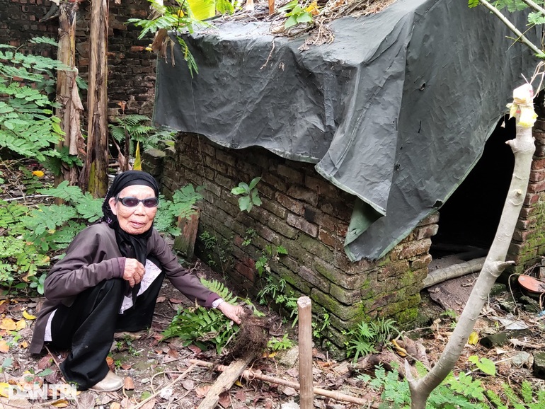 Thương cụ bà hỏng mắt, sống đơn thân, ước sửa lại nhà sắp đổ trước mùa bão - 4 Thương cụ bà hỏng mắt, sống đơn thân, ước sửa lại nhà sắp đổ trước mùa bão - 4