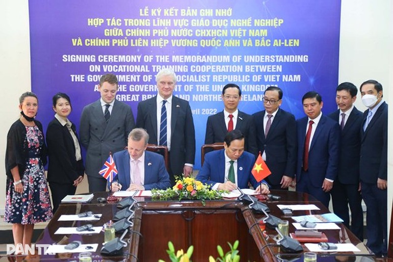 Việt Nam và Anh quốc tiến tới công nhận bằng cấp giáo dục nghề nghiệp - 1 Việt Nam và Anh quốc tiến tới công nhận bằng cấp giáo dục nghề nghiệp - 1