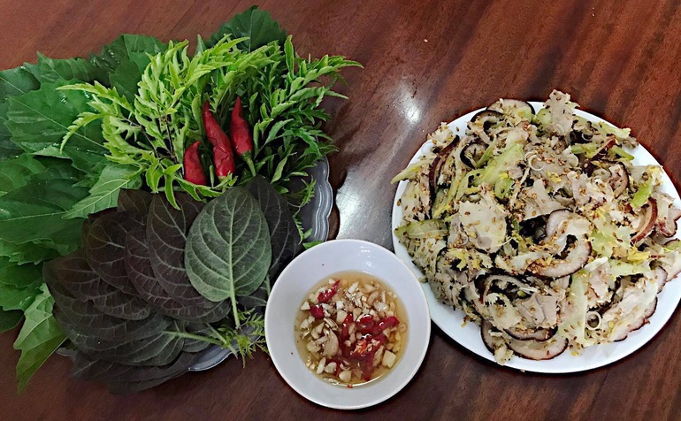Fragrant straw specialty, guests eat while rolling their hands in Ninh Binh - 4