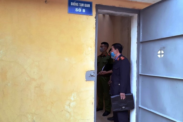 Nghi phạm treo cổ tự tử sau 2 ngày bị tạm giữ - 1 Nghi phạm treo cổ tự tử sau 2 ngày bị tạm giữ - 1