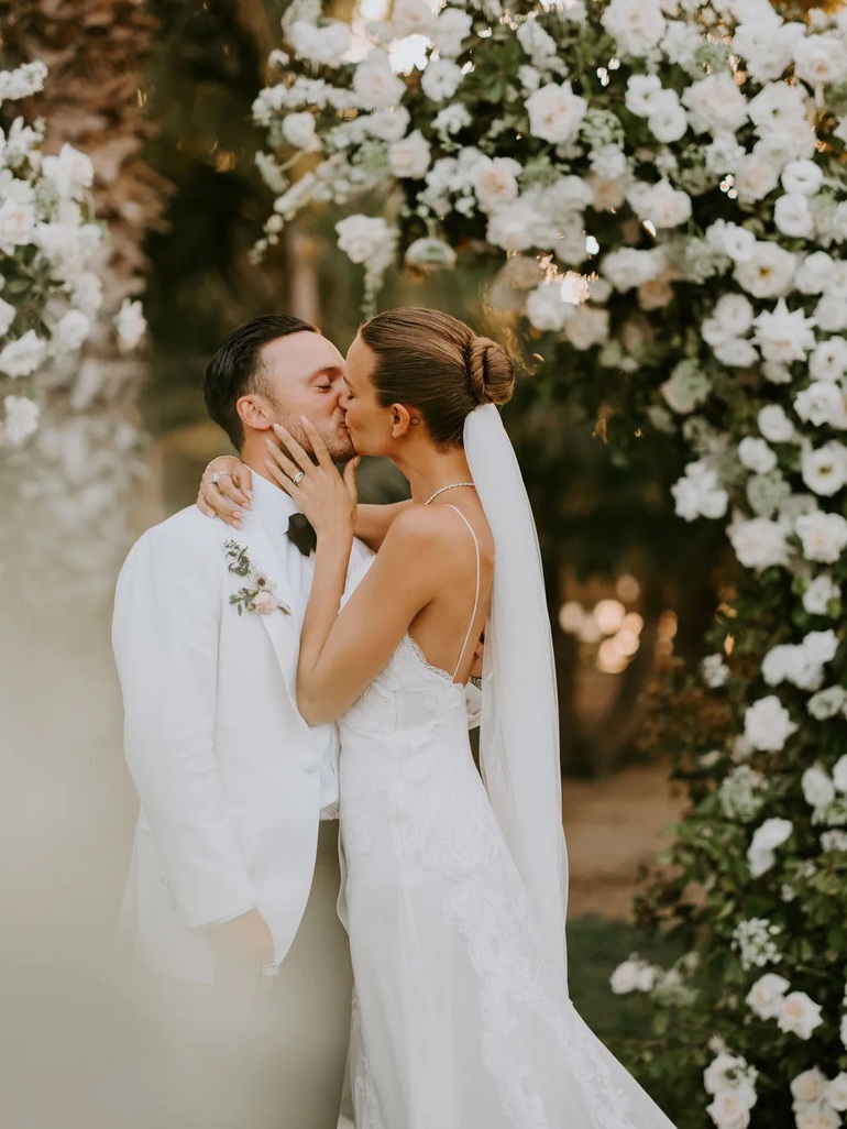 Ảnh cưới đẹp như mơ của thiên thần nội y Josephine Skriver - 5 Ảnh cưới đẹp như mơ của thiên thần nội y Josephine Skriver - 5