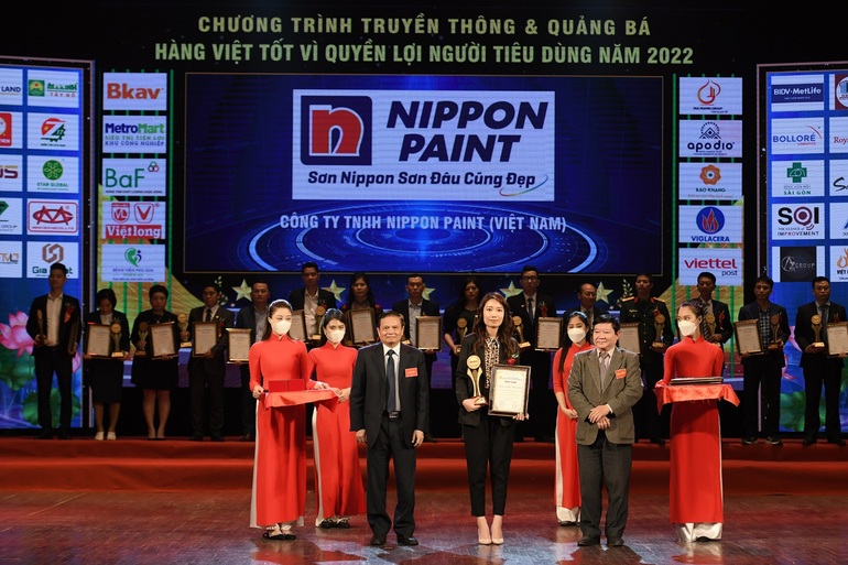 Nippon Paint Việt Nam được vinh danh Top 20 thương hiệu vàng, sản phẩm vàng 2022-1