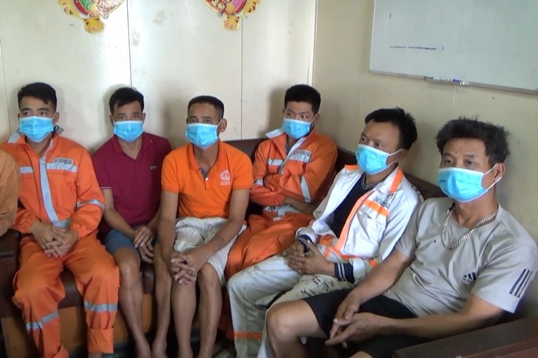 Vụ tàu hàng bị tông chìm: Tàu đổi hướng bất ngờ trước khi gặp nạn - 2 Vụ tàu hàng bị tông chìm: Tàu đổi hướng bất ngờ trước khi gặp nạn - 2